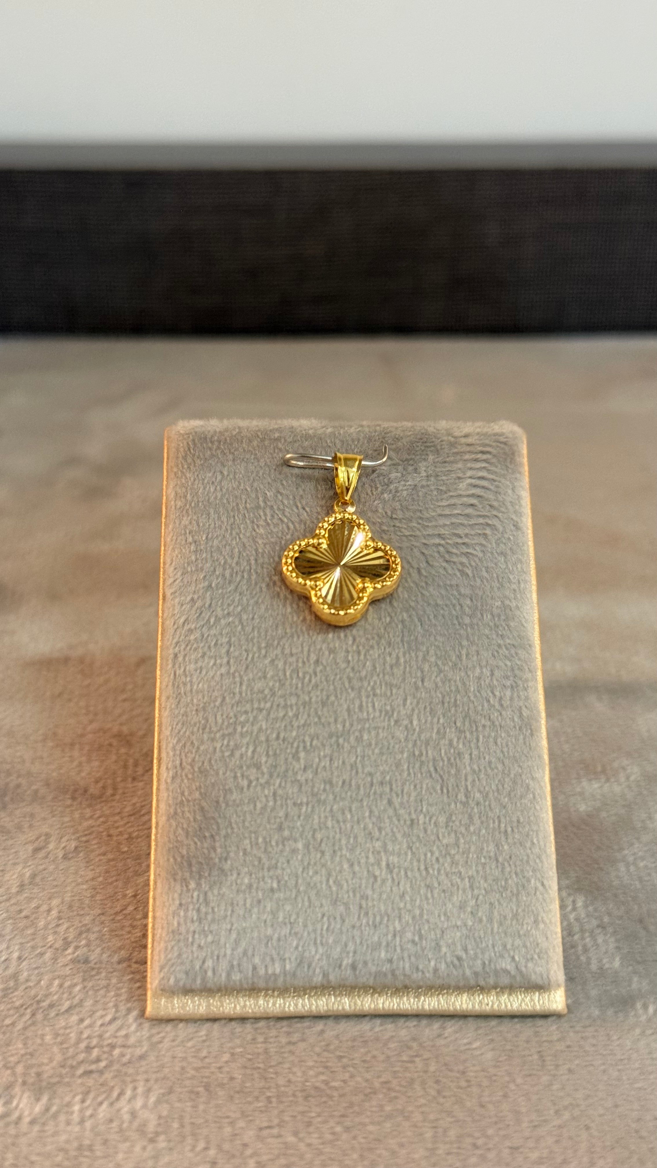 Dije Van Cleef Grande 0,9Gr