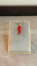 Dije Cornello Rojo Mediano 0,8Gr