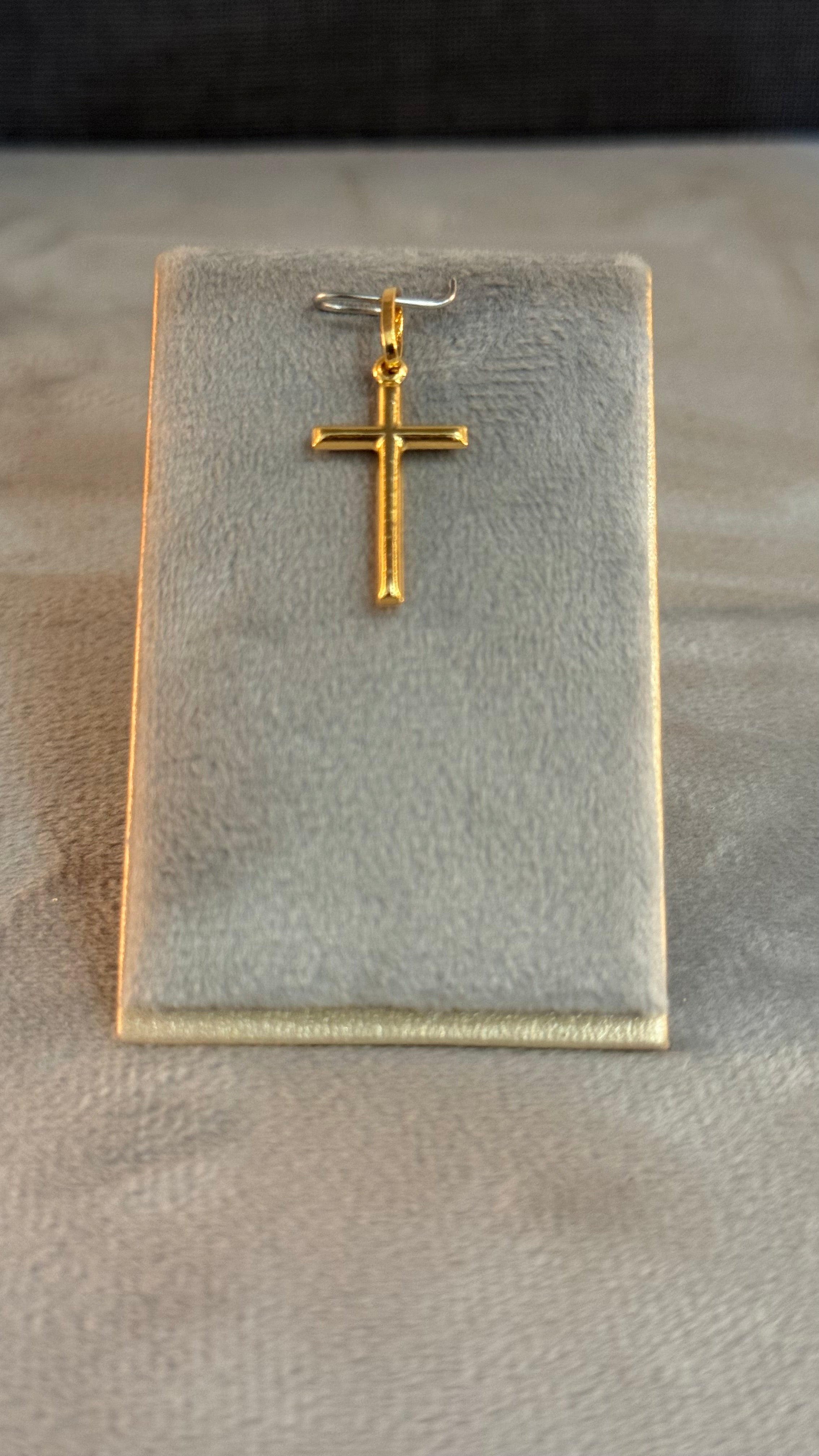 Dije Cruz Mediana 0,73Gr