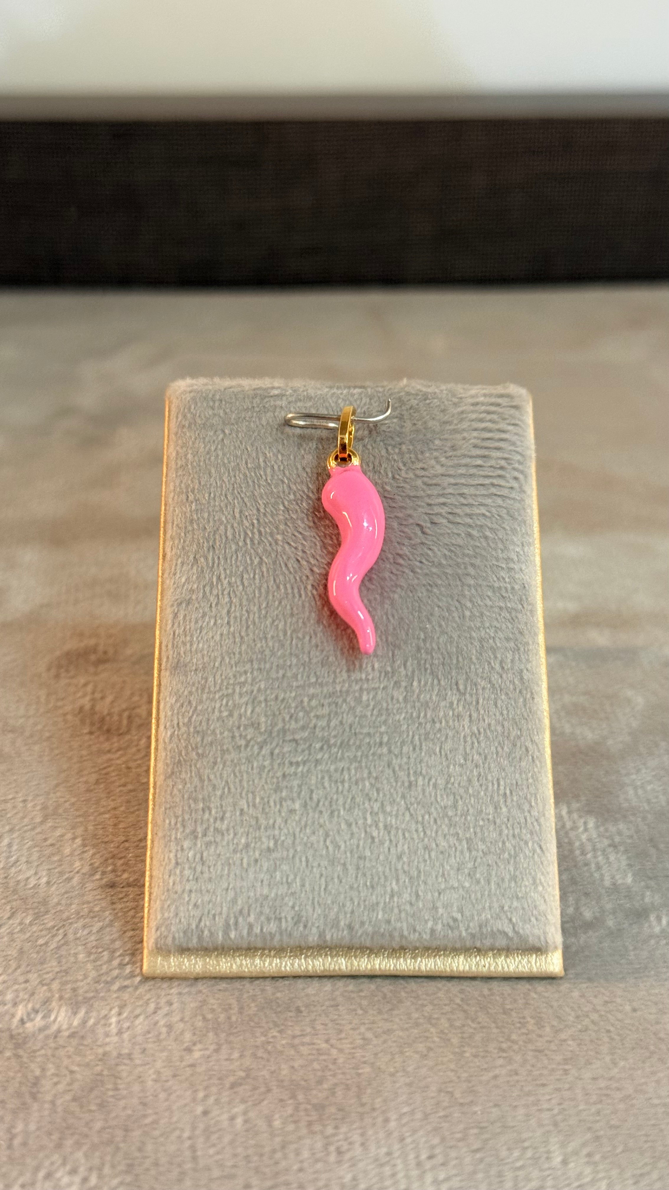 Dije Cornello Rosado Grande 1,03Gr