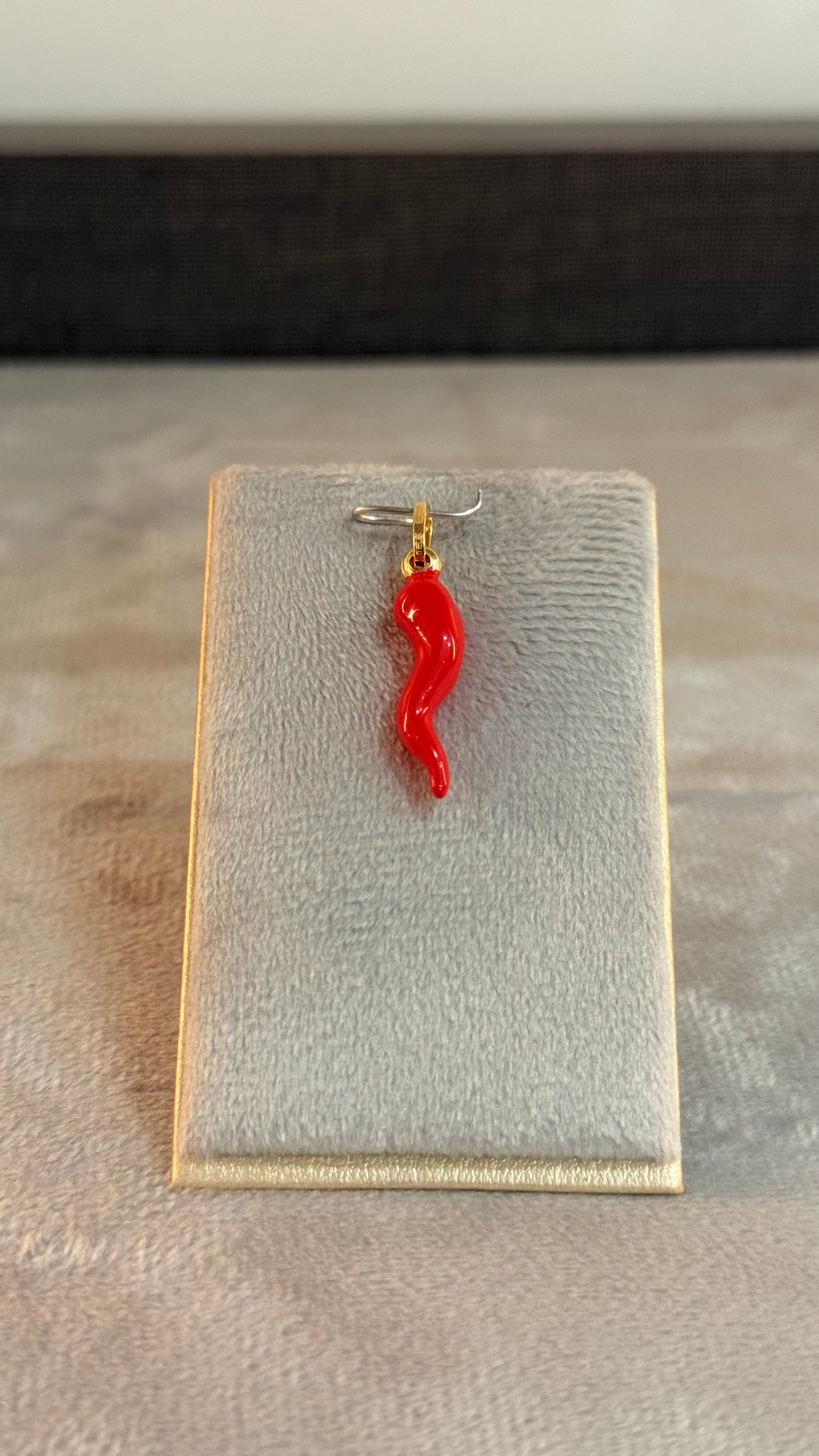 Dije Cornello Rojo Grande 1Gr