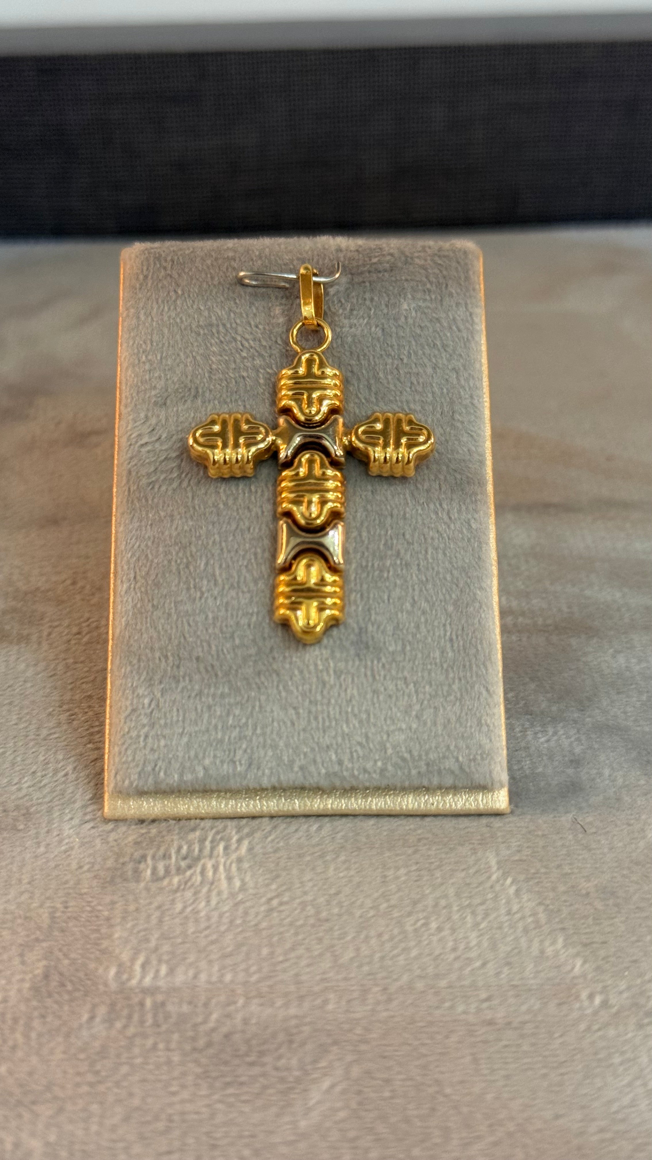 Dije Cruz Cartier Movible 3,5Gr