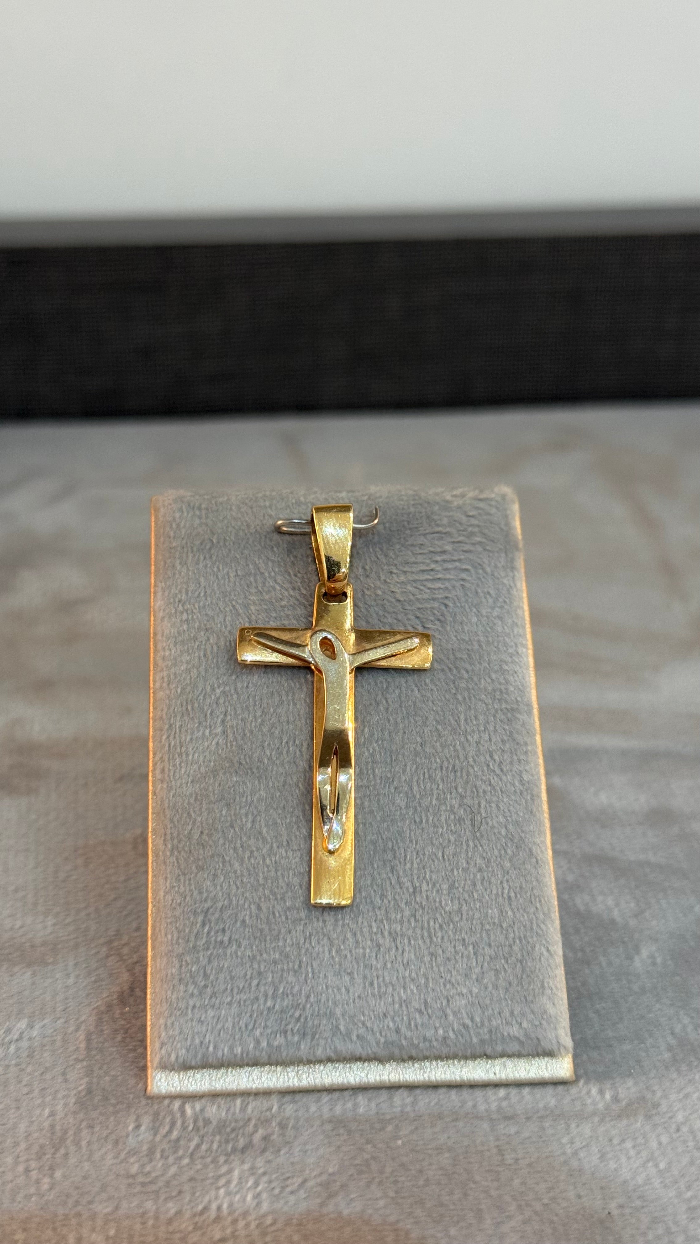 Dije Cruz Cristo Cartier 4,2Gr
